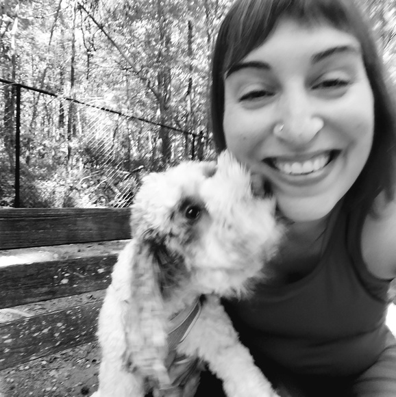 Meet your Posher, Lara - Picture 3 of 6